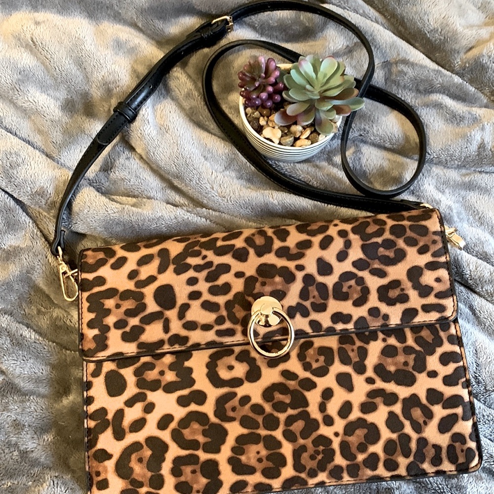 SOLE SOCIETY LEOPARD PRINT ENVELOPE CLUTCH/PURSE